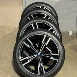Set Of Used 22 M440i Wheels With Falken Fiex Tires
