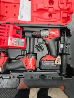 Milwaukee Drill Set with Multi-Tool 2 Battery/Charger