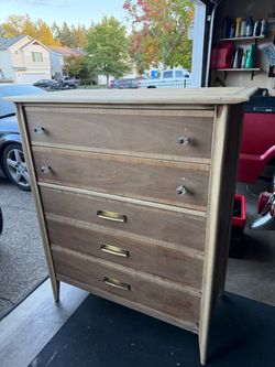 Dresser