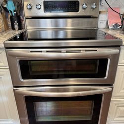 KitchenAid 30” 5-Burner Electric Double Oven Convection Range – Excellent Condition 🔥