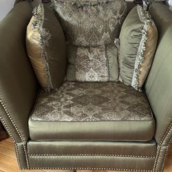 Traditional Sofa And Two Armchairs For Sale