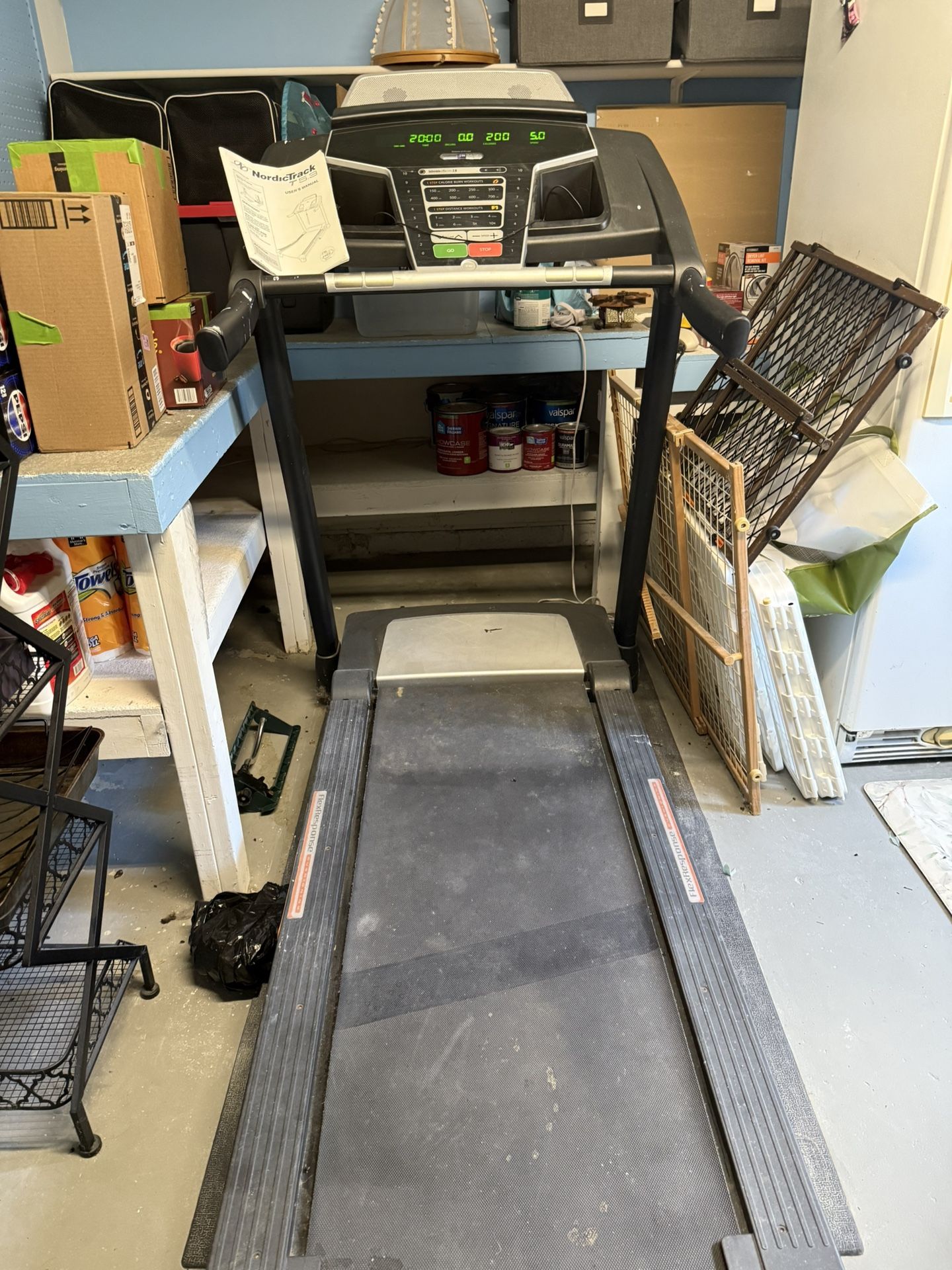 Treadmill Nordictrack T5.1. Hardly Been Used.