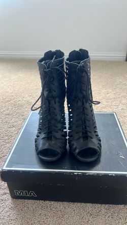 Black cage wedges size 5 1/2