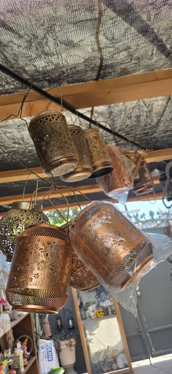 Solar garden lanterns