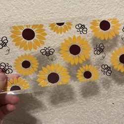 Sunflower & bees Uvdtf