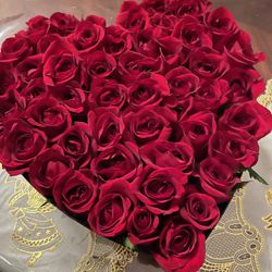 Heart Shaped Fresh Rose Arrangement