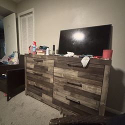 Drawer & Tv READ DESCRIPTION