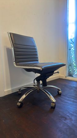 Retro 80s office chair