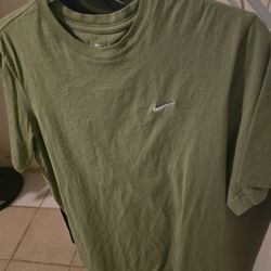 Nike Tee Size Large 