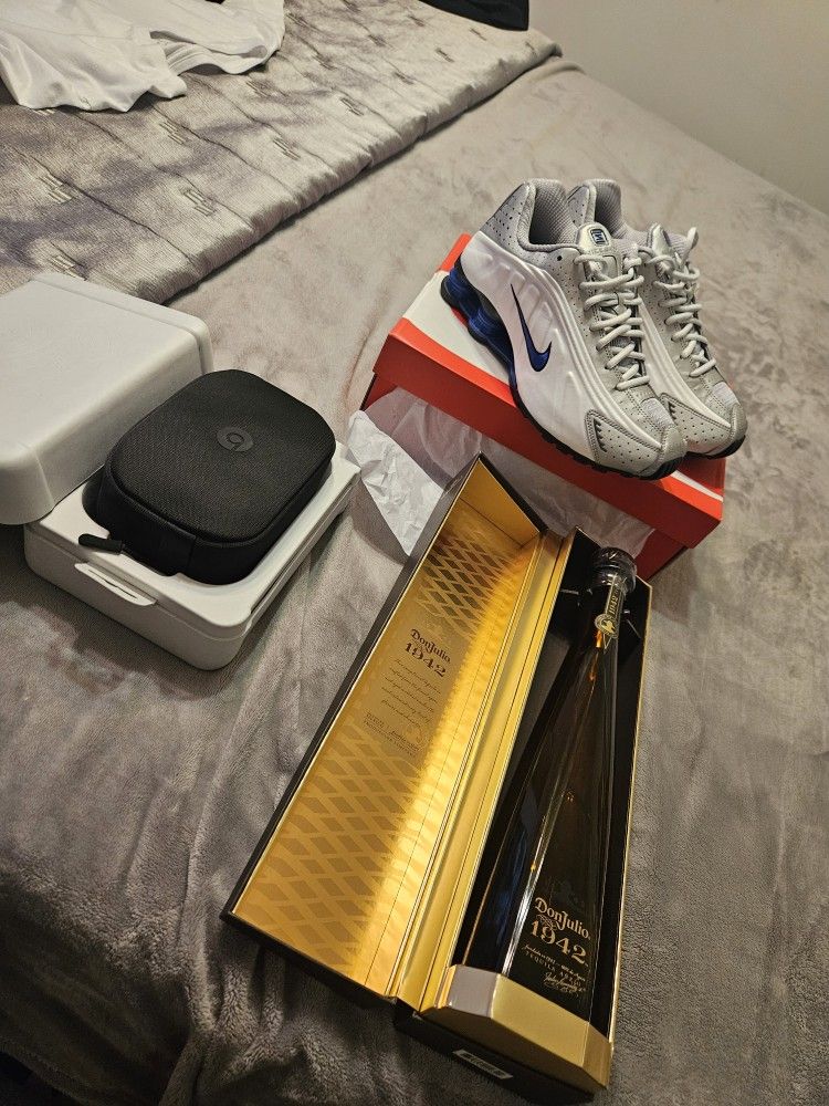 Beats by Dre PRO/ Nike SHOX R4/ Don Julio 1942(750 ml)
