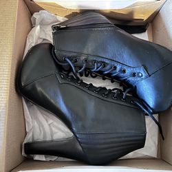 Black Boot/Shoes