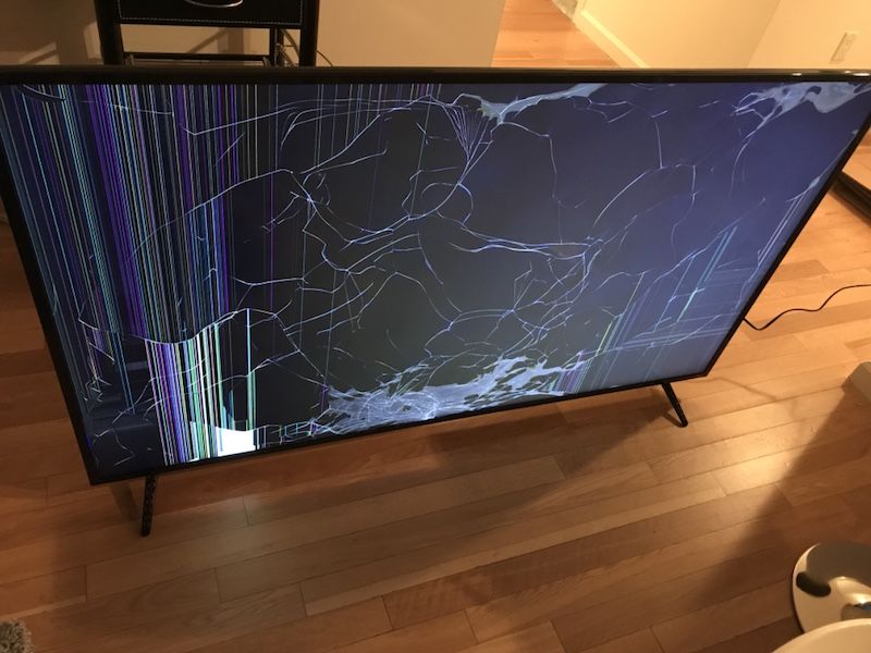 Vizio E65-51 SmartCast 65” Class E-Series 4K Tv (Broken screen)