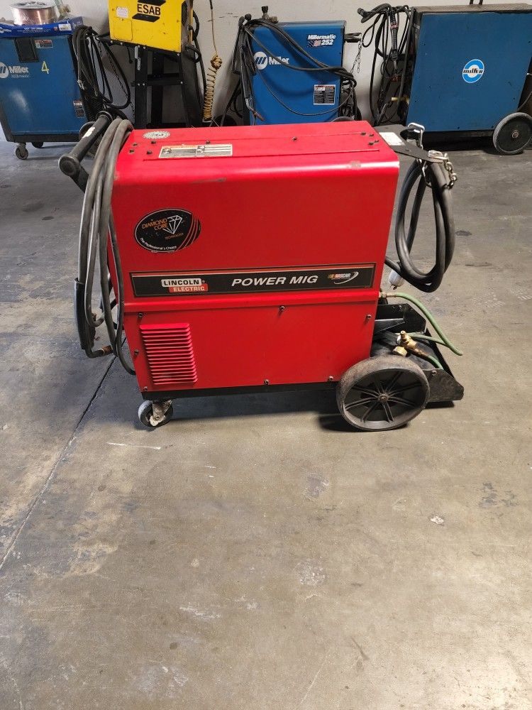 Lincoln Power Mig 255 Mig Welder 300 Amps for Sale in Riverside, CA