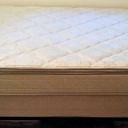 Full Size Bed:Mattress/box springs/metal frame