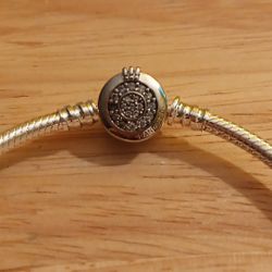 Pandora Authentic Brand New Sterling Silver 7.5 Beautiful Signature Pave CZ Crown Brand With Pouch 