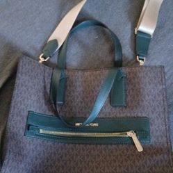 Michael Kors Kenly Large Tote.. Brown Strap