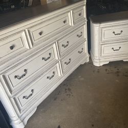 Dresser Set 