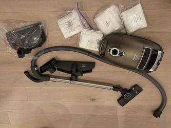 Miele Complete C3 Brilliant PowerLine – Like New, Top of the Line