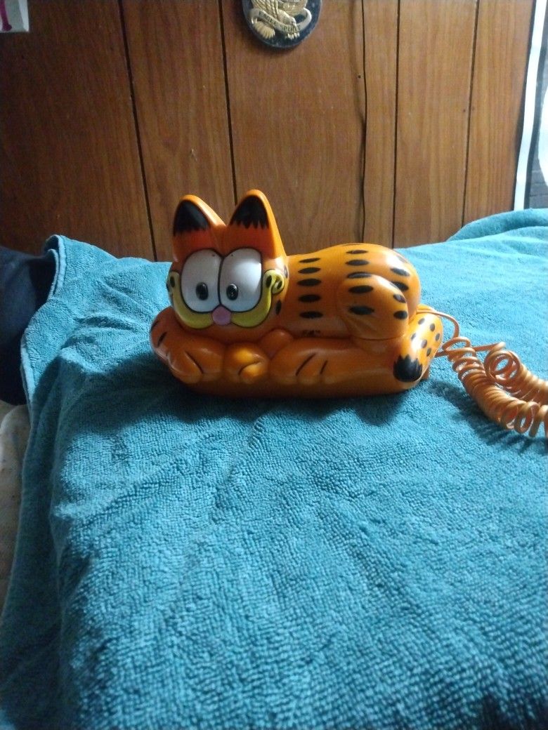 Retro Vintage Garfield Phone