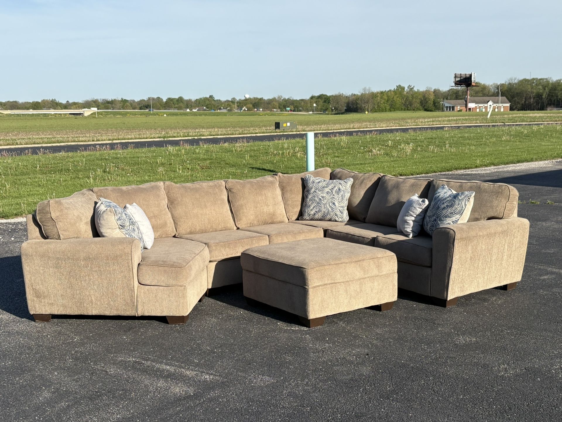 3 Piece Sectional With Ottoman (Delivery Available)