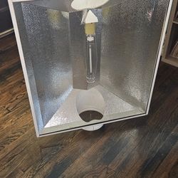 Sunlight Supply  XXXL 8" Reflector Hood 