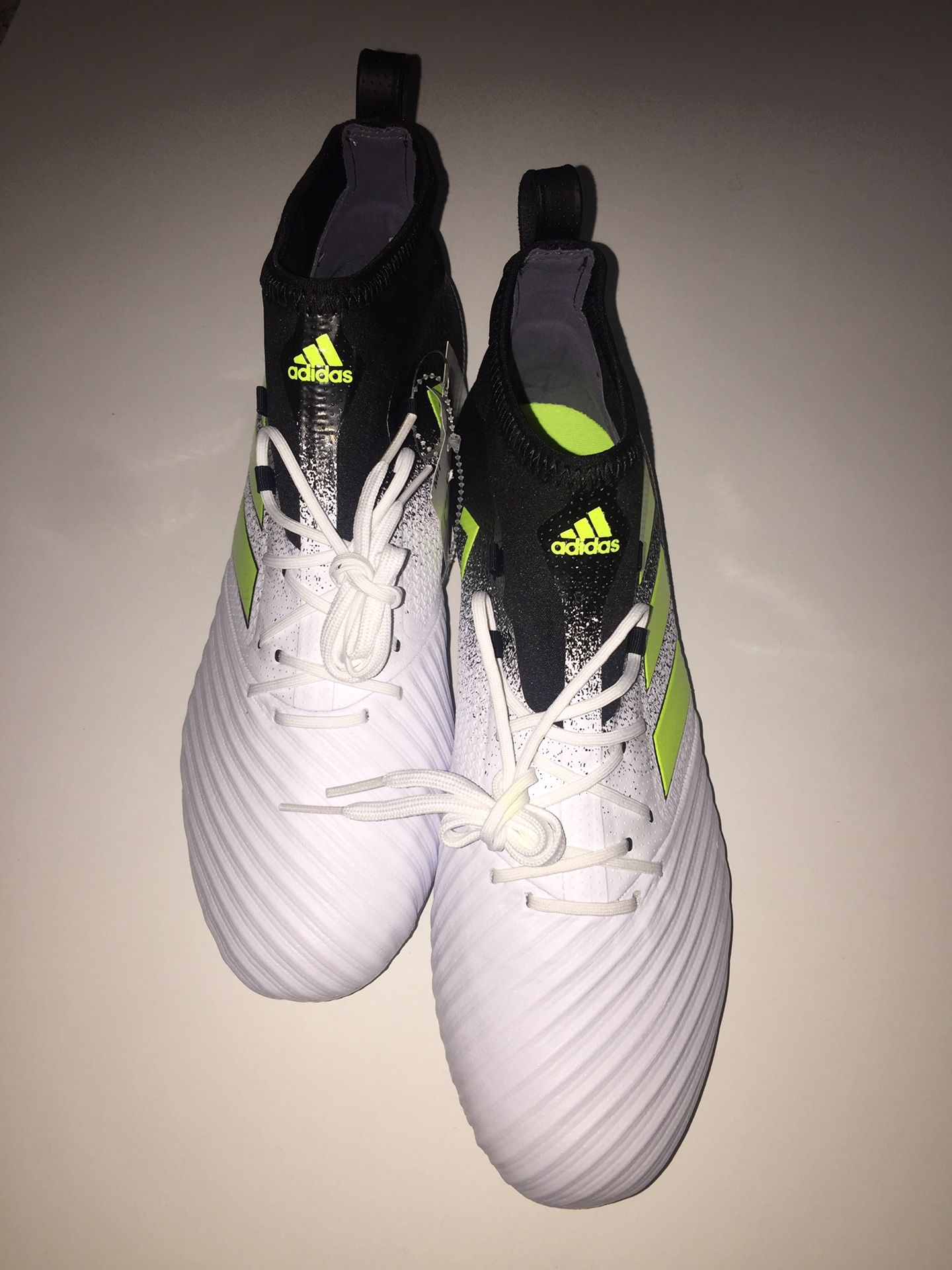 Brand new Adidas Men's Ace 17.2 FG Soccer Cleats