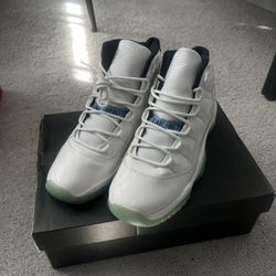 Jordan 11 Retro Legend Blue