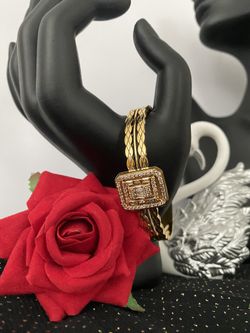 Luxury Zirconia Beautiful Bracelet Only For $15