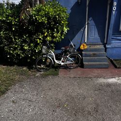 PEXMOR 26" Electric Cruiser Bicycle.