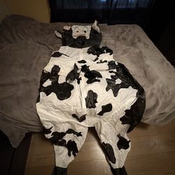 Inflatable cow costume