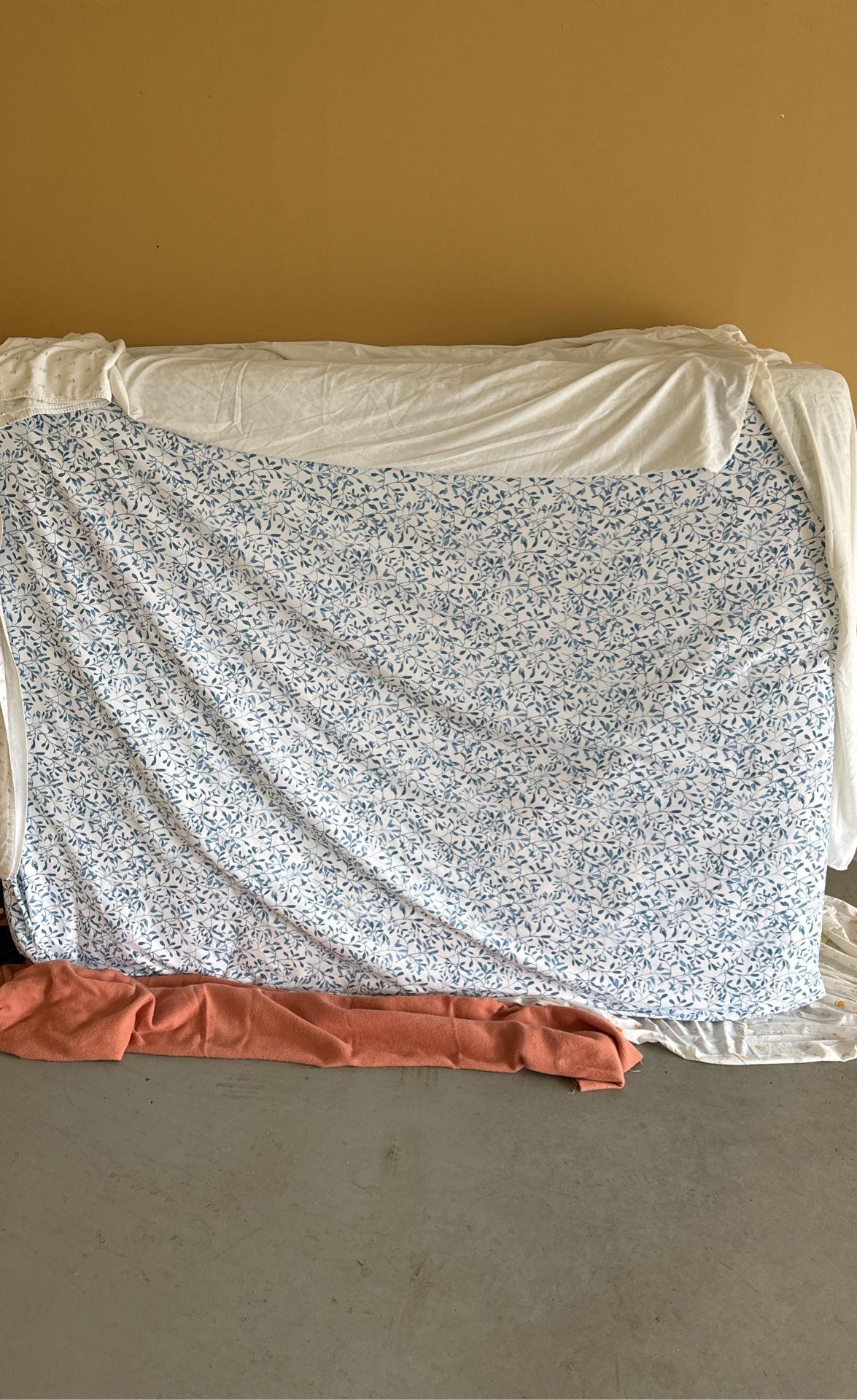 Queen Sized Mattress With Box Spring And Frame