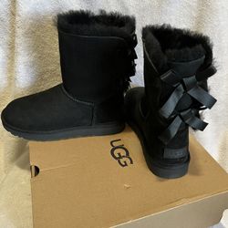 UGG New Women’s Size 6  Bailey Bow ll Black Authentic 100%