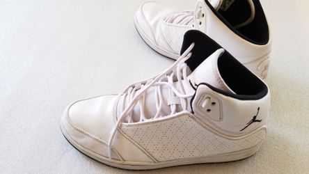 $55 NEKE TENIS SIZE 12