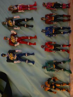 Power rangers 3 or 4 different sets