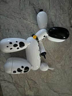 Balloon toy shaped like dog