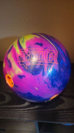 🎳 3 Bowling Balls for Sale — $250 for All 3!