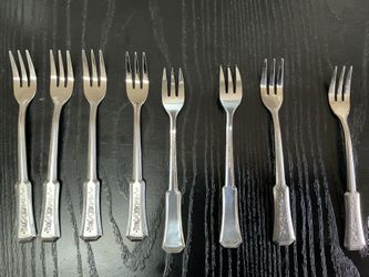 Small Forks, Roger Landscape Pattern, 5 1/2 Forks Stainless Steel, Made In Korea