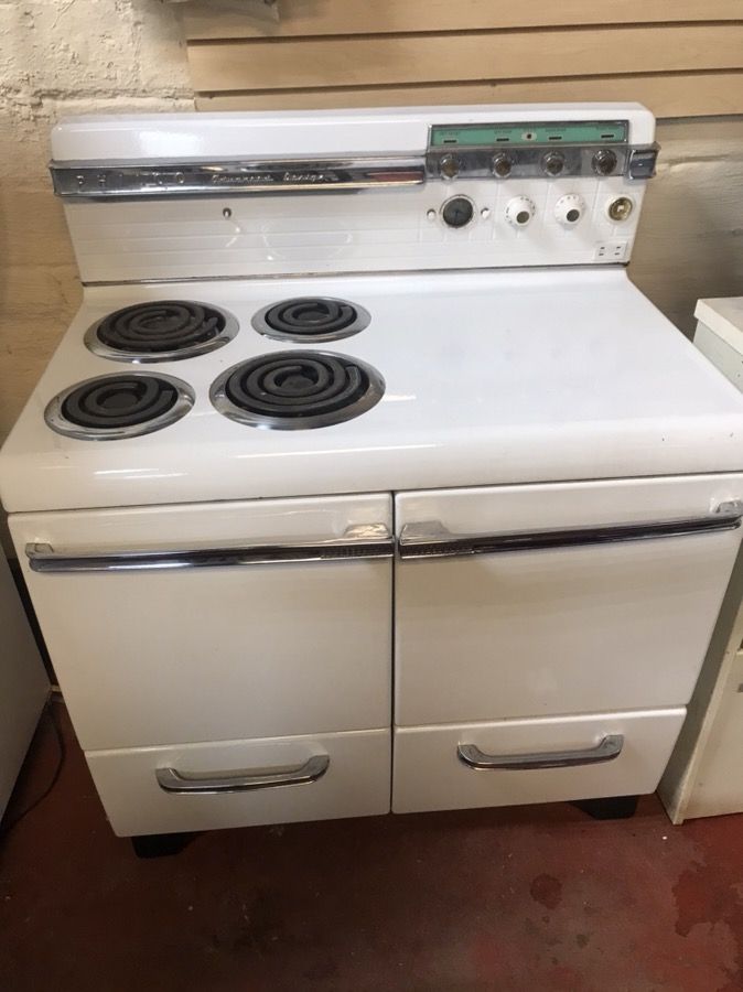 MUST HAVE!!!! VINTAGE DOUBLE OVEN ELECTRIC STOVE
