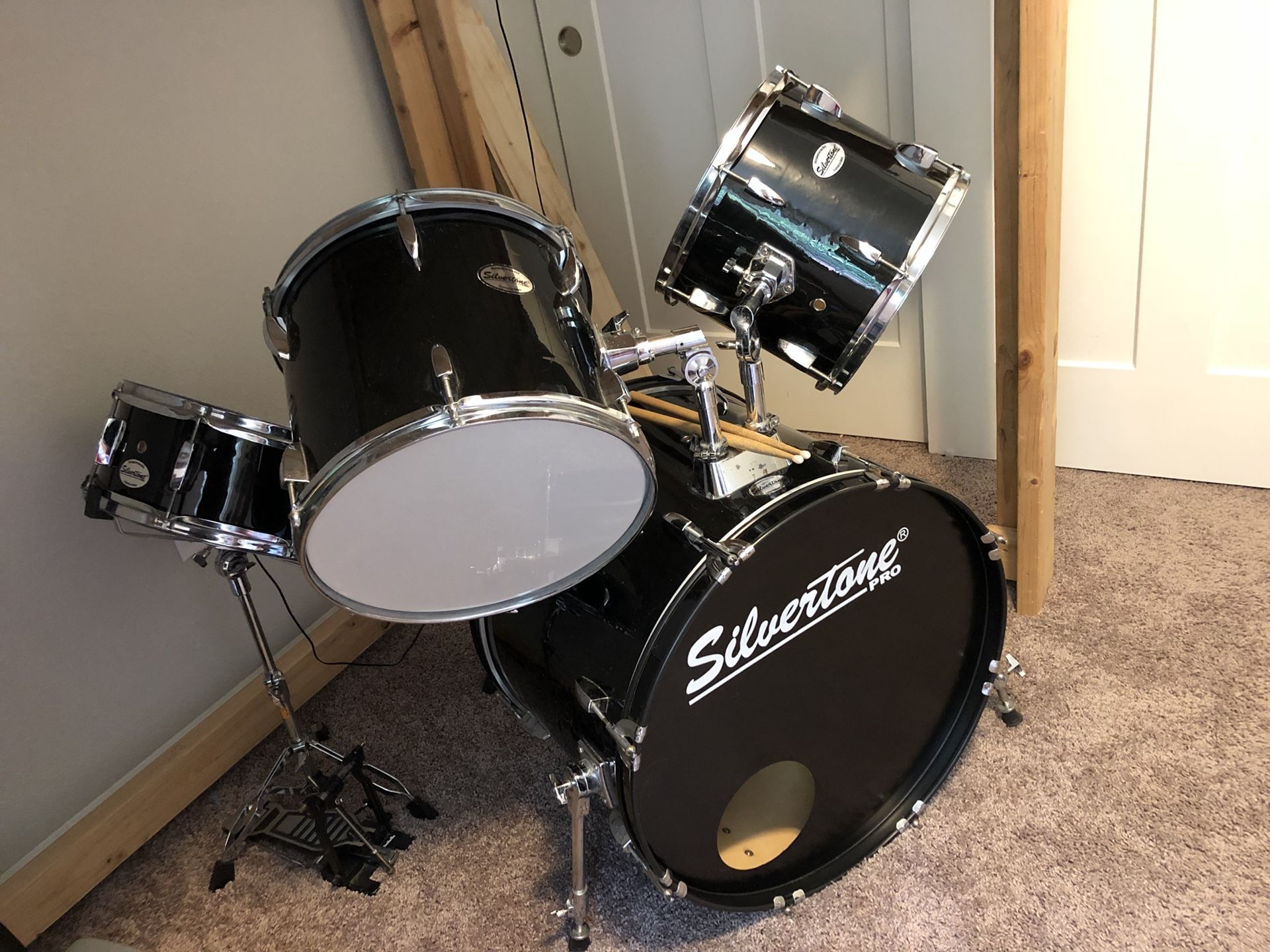 Silvertone pro drum set outlet