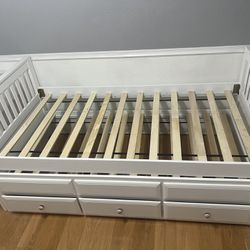 White Trundle Bed 