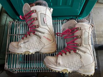 ThirtyTwo Snowboard Boots White Pink Laces