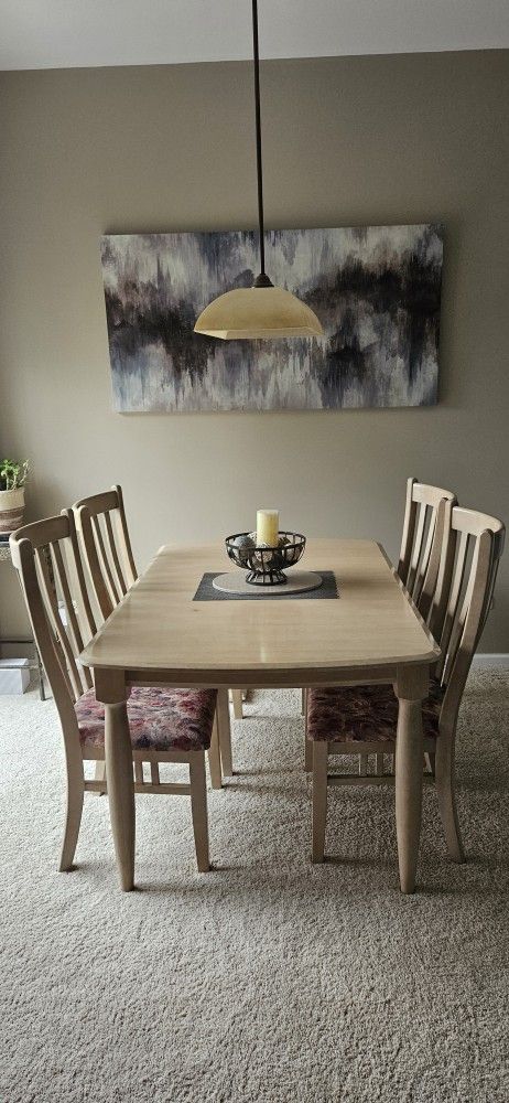 Dining Room Table w 18" Extension