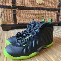 Nike Penny Air Foamposite One Black Volt Basketball Shoe Size 7Y