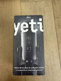 New In Box Yeti Microphone Logitech Blackout