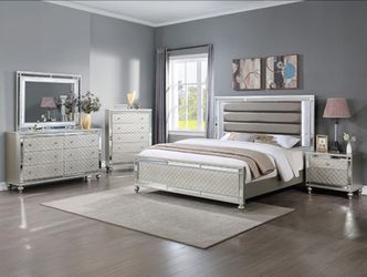 Brand New! 7pc Queen/king Bedroom Set😍
Take it home with $39down 
Hablamos Español Y Financiamos🙋