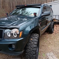 2005  5.7 HEMI  JeepGrand Cherokee 