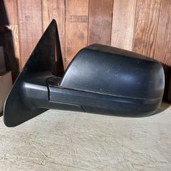 Toyota Tundra Passenger and Driver side mirrors/heated 2013