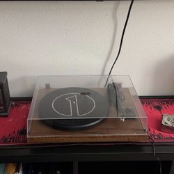 Record player 