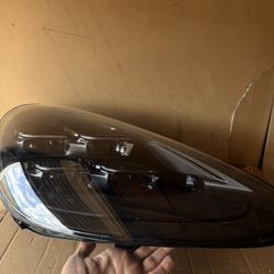 Porsche Panamera 970 Right Headlight OEM Xenon RH (contact info removed)0 Hella