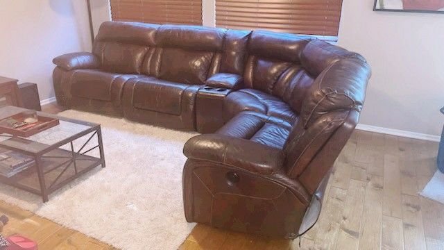 Sectional Leather Sofa w/ 2 Power Recliners – Great Deal